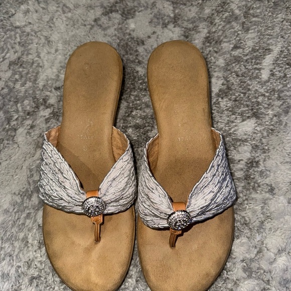 Italian Shoemakers Rhinestone Flip Flops! - Picture 2 of 4